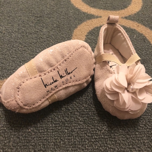 Nicole Miller Infant Gold Ballet Flats Size 0-6M - Picture 4 of 4